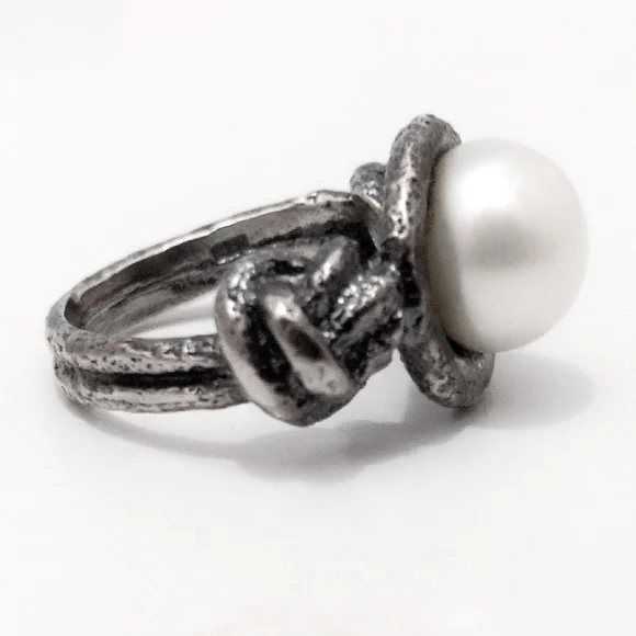 Vintage Sterling Silver & Large Freshwater Pearl Ring- Size 6 - Picture 3 of 8